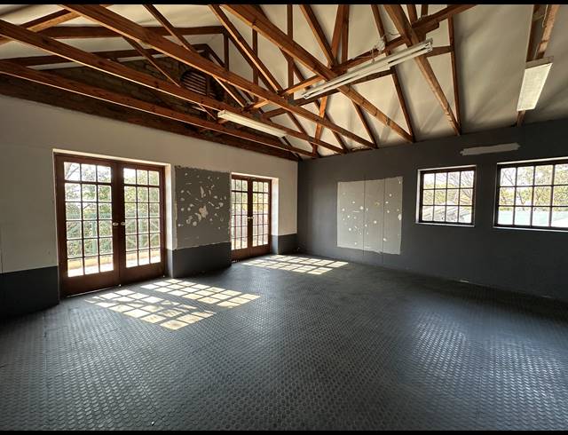 186M² OFFICE TO LET IN PARKMORE